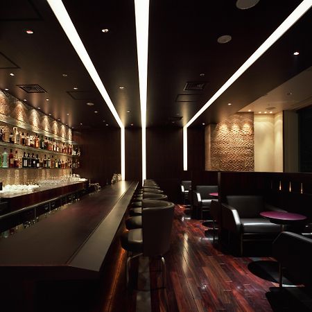 Marunouchi Hotel Tokio Exterior foto Interior of a bar in Tokyo