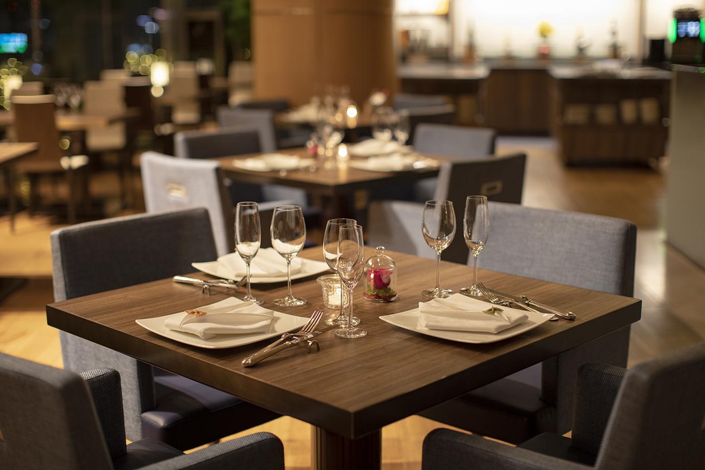 Marunouchi Hotel Tokio Exterior foto A table set for fine dining