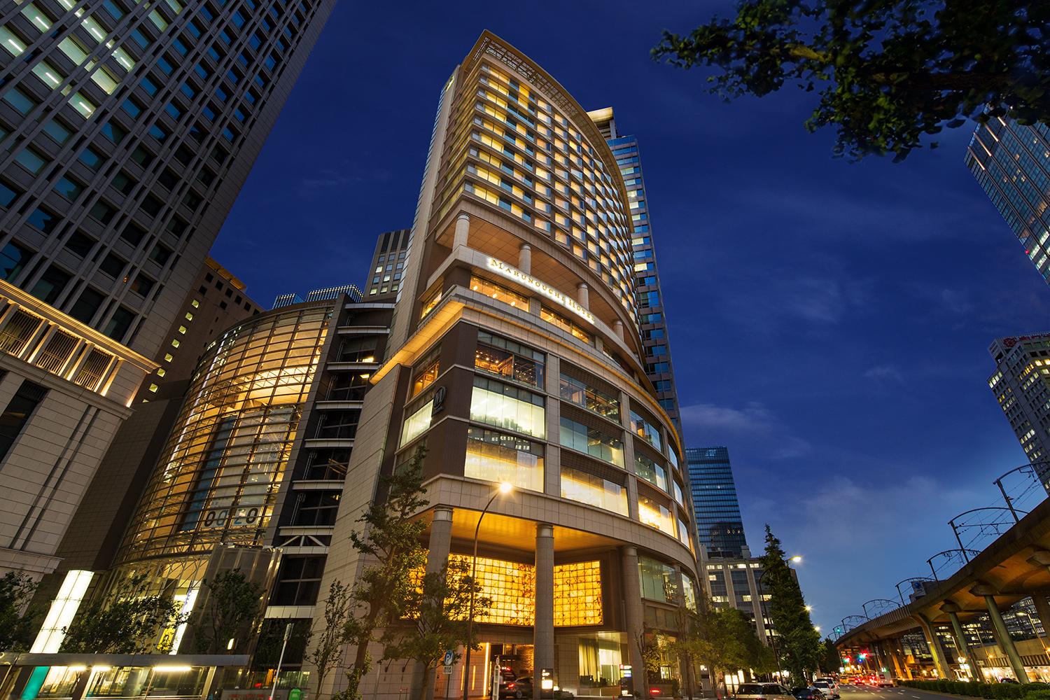 Marunouchi Hotel Tokio Exterior foto The hotel at night