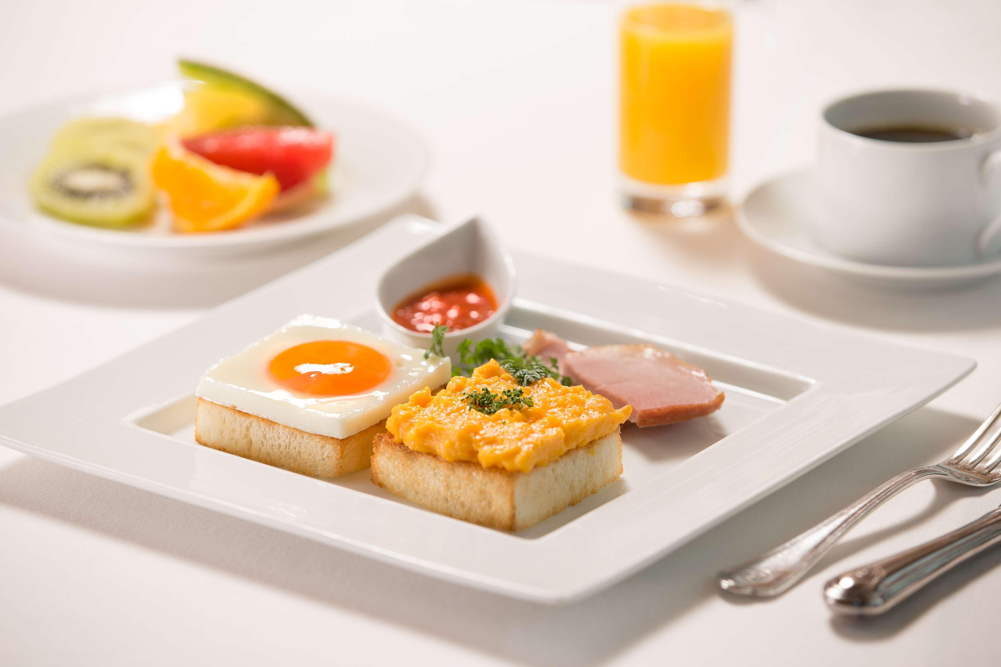 Marunouchi Hotel Tokio Exterior foto A breakfast set