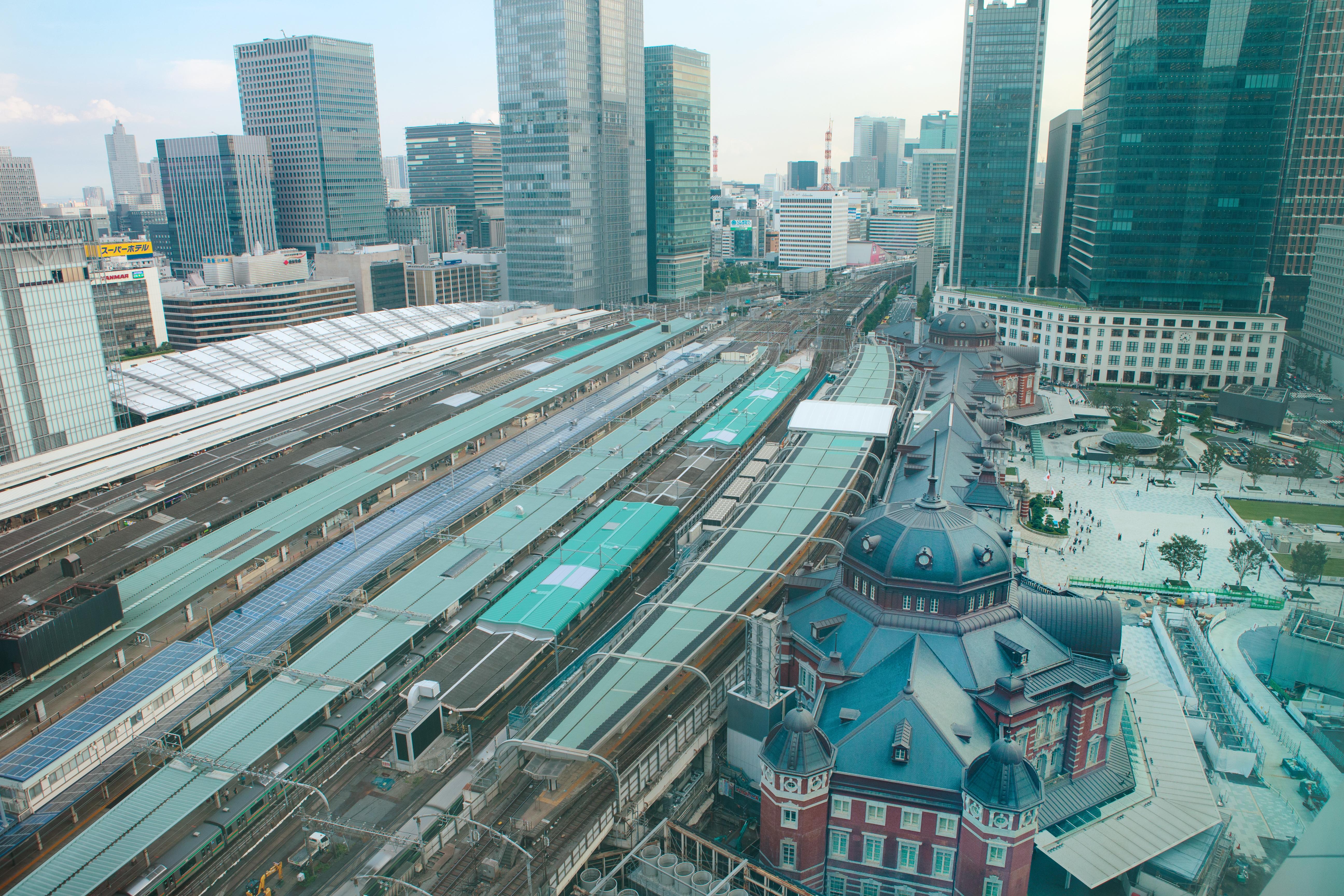Marunouchi Hotel Tokio Exterior foto Aerial view of the platforms