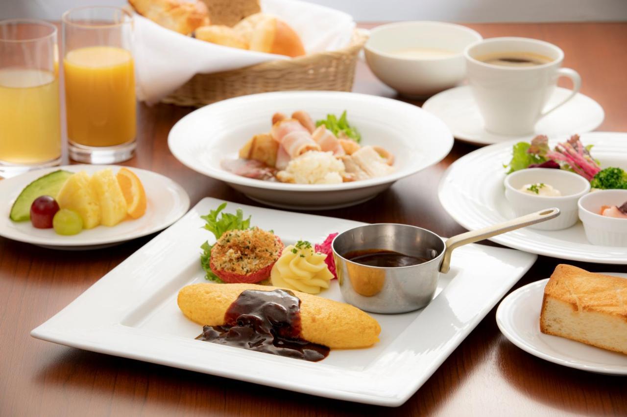 Marunouchi Hotel Tokio Exterior foto A Japanese breakfast
