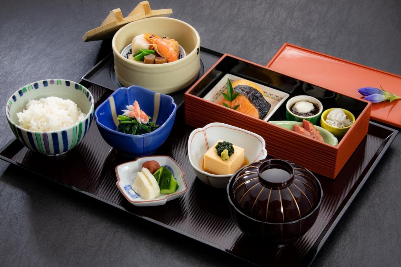 Marunouchi Hotel Tokio Exterior foto A Japanese meal