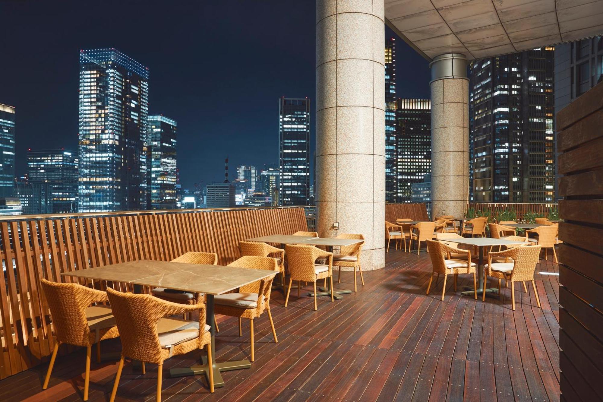 Marunouchi Hotel Tokio Exterior foto The Sky Bar