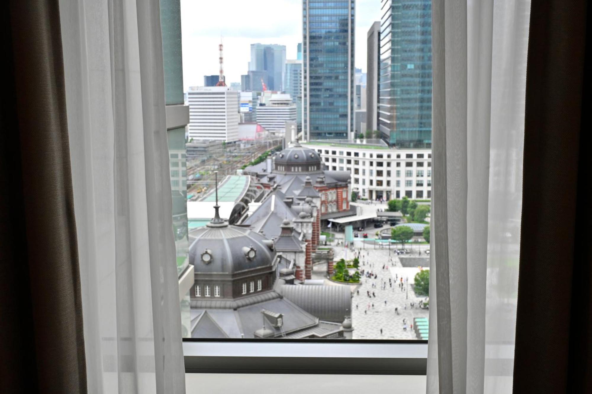 Marunouchi Hotel Tokio Exterior foto View from a window